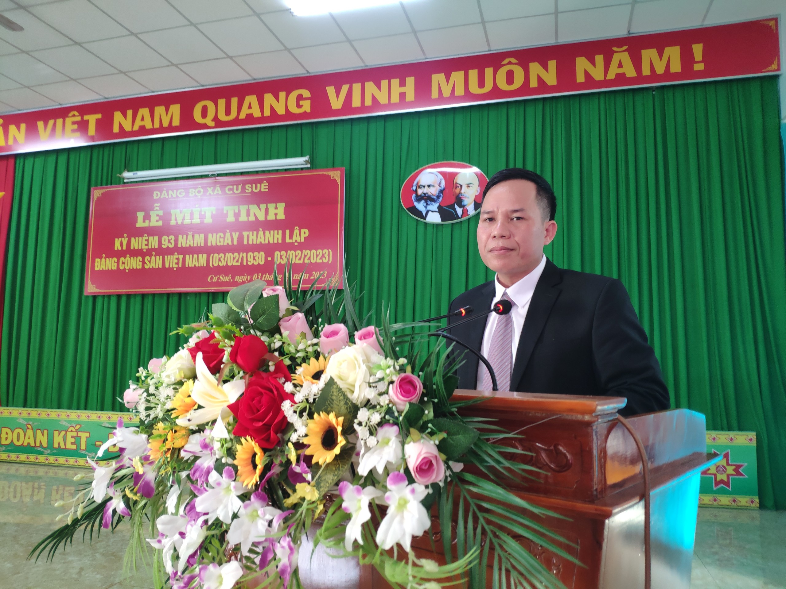 93 thanh lap dcsvn 01